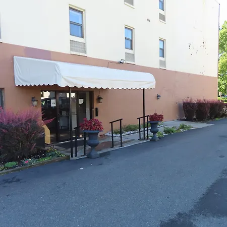 St Charles Hotel Downtown Hudson-3